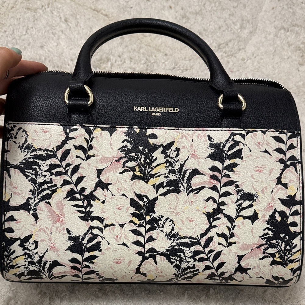 💐NWT Karl Lagerfeld Black and Cream Floral Satchel